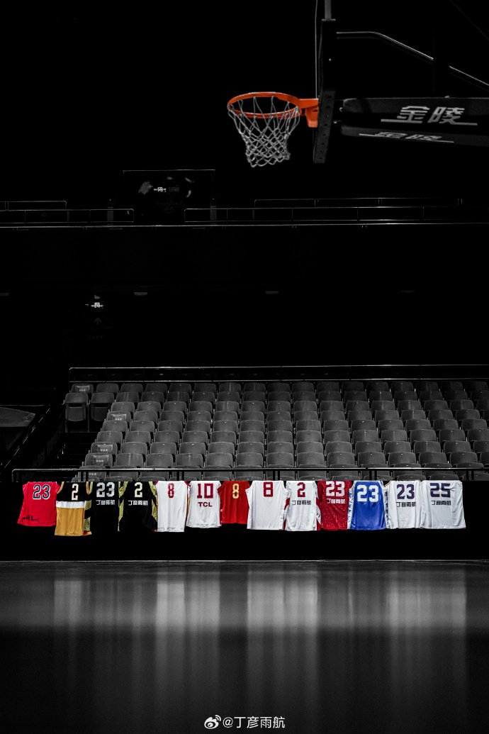 丁彦雨航正式退役告别篮球赛场