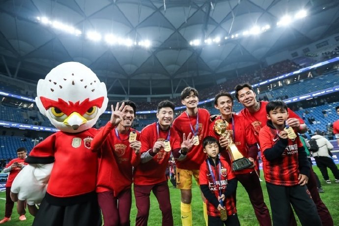 2025赛季中超观赛人次达618万同比增长32.54%创