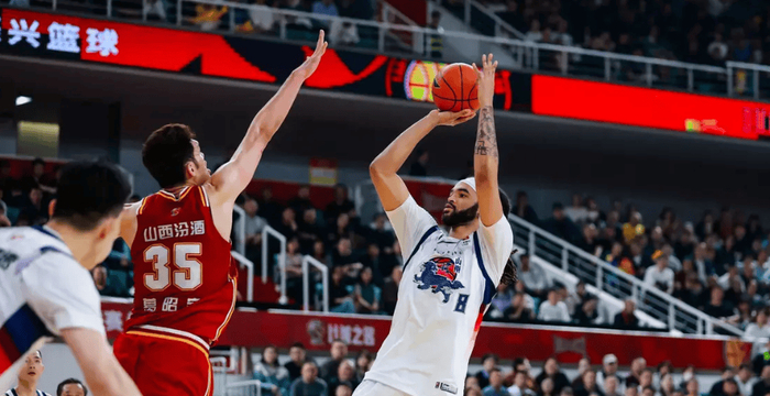 山西力克山东 琼斯离队信号亮起 斯蒂尔两双成关