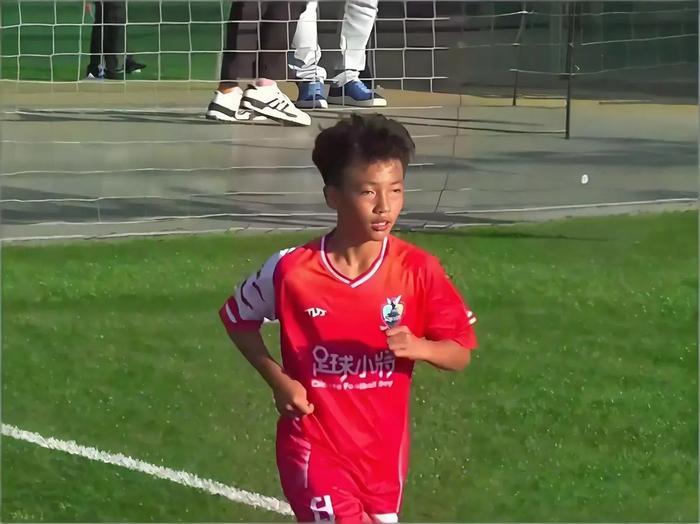 14岁中国少年李昊炎加盟巴萨拉玛西亚U15梯队 创